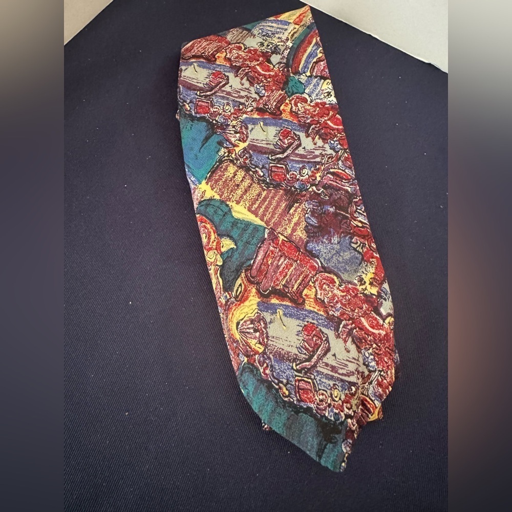 Beautiful J Garcia 100% Silk Tie RN 62830
56” L 3”W